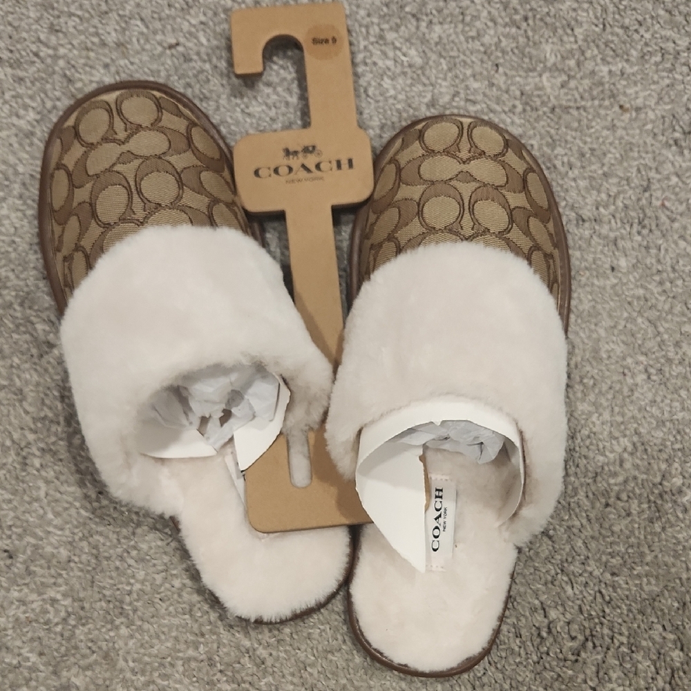 Coach Women's Brown and Cream Slippers